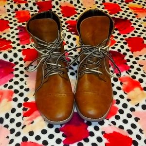 Combat boots